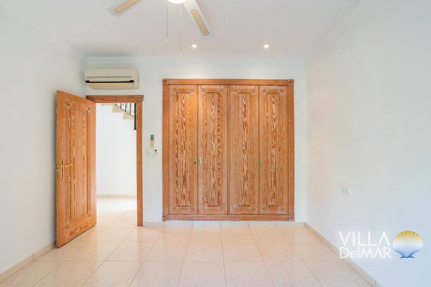 4 bedroom Villa for sale in Denia with pool garage - € 995,000 (Ref: 9378771)