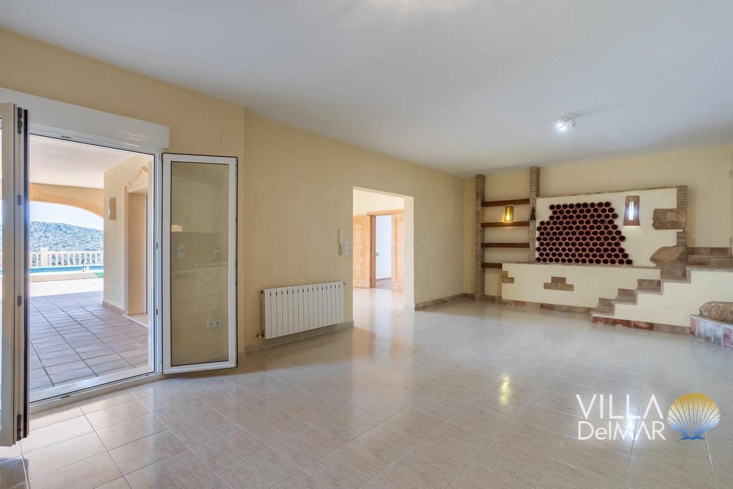 4 bedroom Villa for sale in Denia with pool garage - € 995,000 (Ref: 9378771)