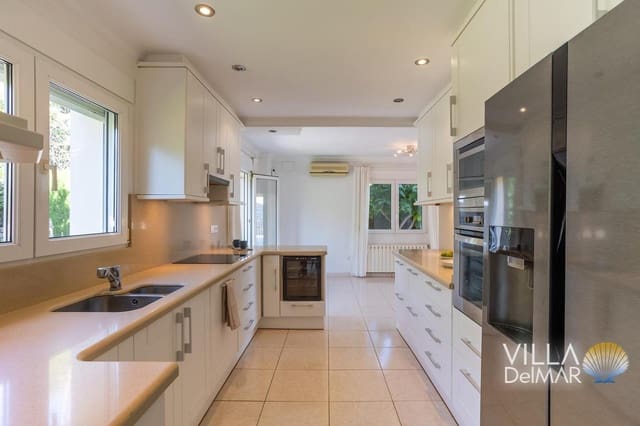 4 bedroom Villa for sale in Dénia with pool garage - € 995,000 (Ref: 9378771)