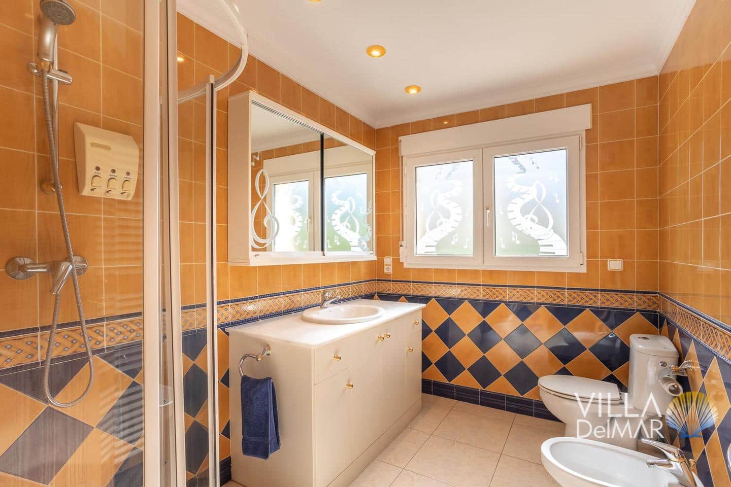 4 bedroom Villa for sale in Denia with pool garage - € 995,000 (Ref: 9378771)