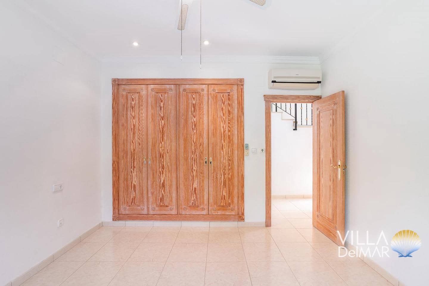 4 bedroom Villa for sale in Denia with pool garage - € 995,000 (Ref: 9378771)