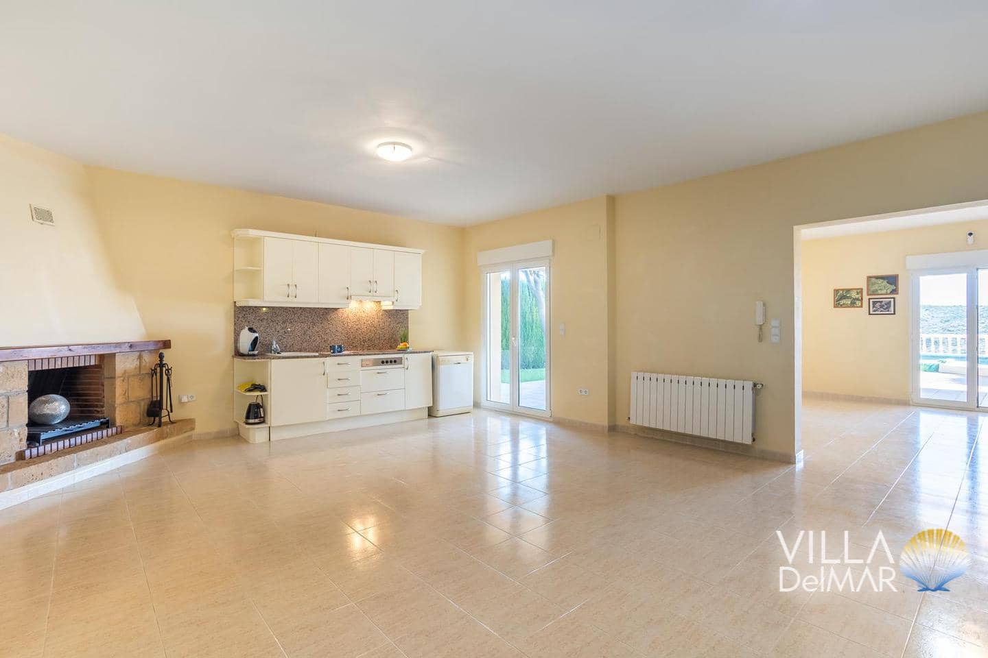 4 bedroom Villa for sale in Denia with pool garage - € 995,000 (Ref: 9378771)