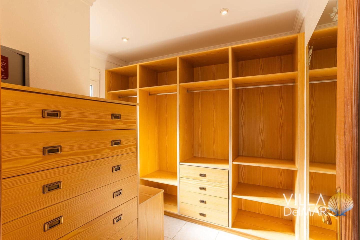 4 bedroom Villa for sale in Denia with pool garage - € 995,000 (Ref: 9378771)