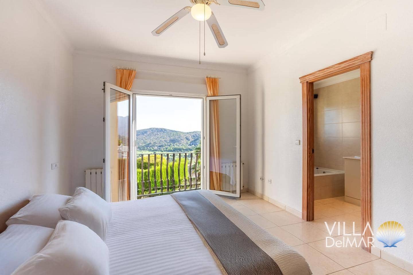 4 bedroom Villa for sale in Denia with pool garage - € 995,000 (Ref: 9378771)