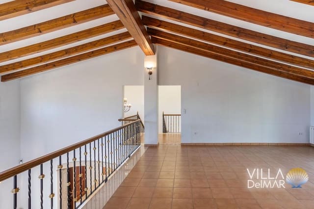 4 bedroom Villa for sale in Dénia with pool garage - € 995,000 (Ref: 9378771)