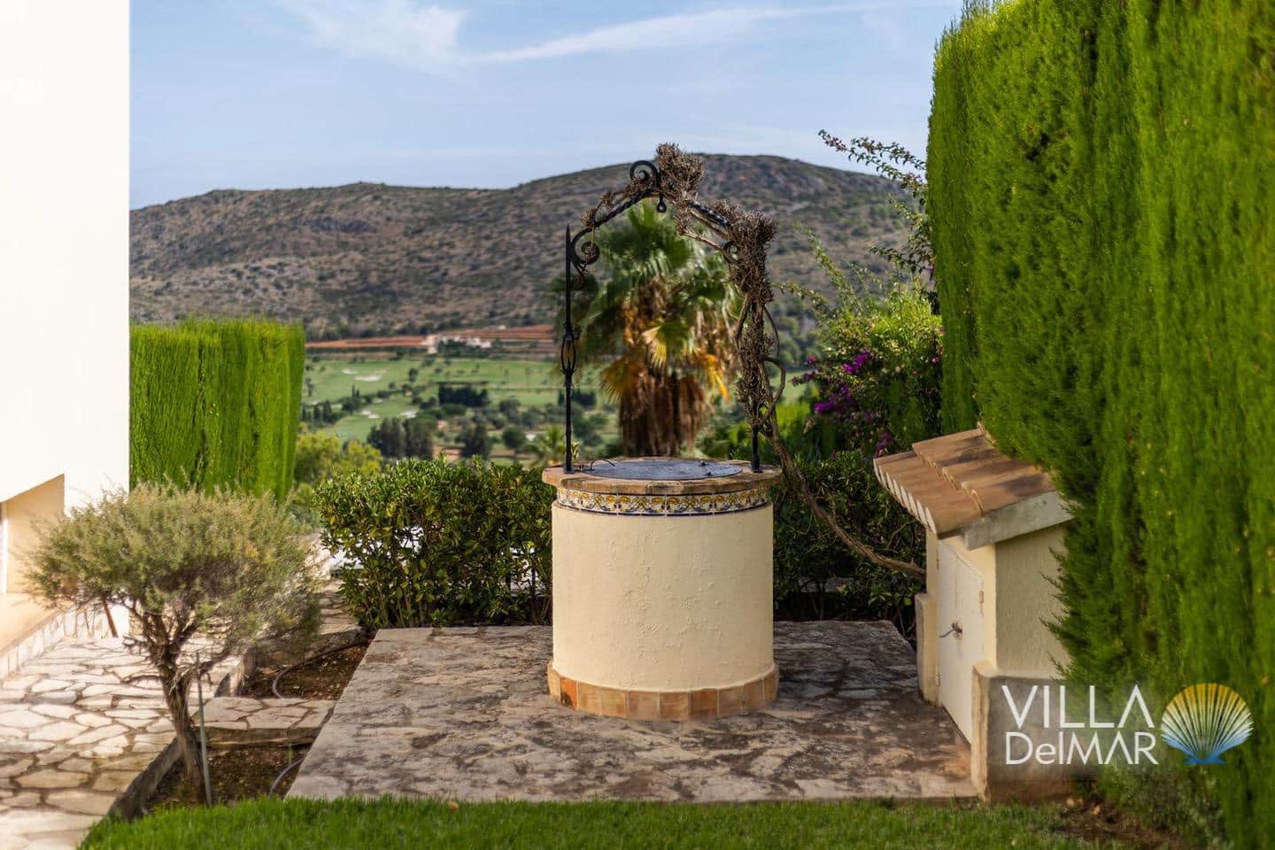 4 bedroom Villa for sale in Denia with pool garage - € 995,000 (Ref: 9378771)