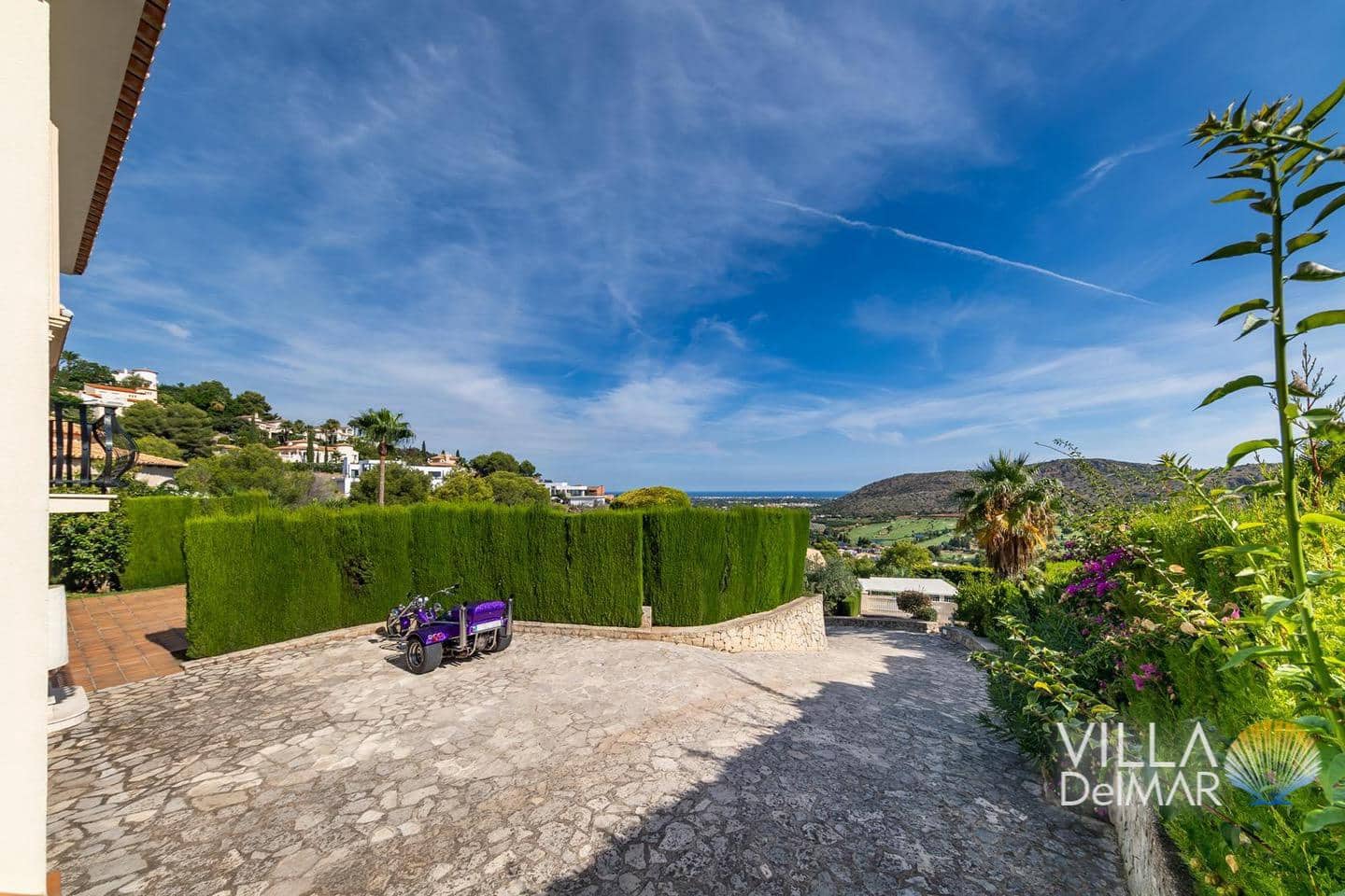 4 bedroom Villa for sale in Denia with pool garage - € 995,000 (Ref: 9378771)