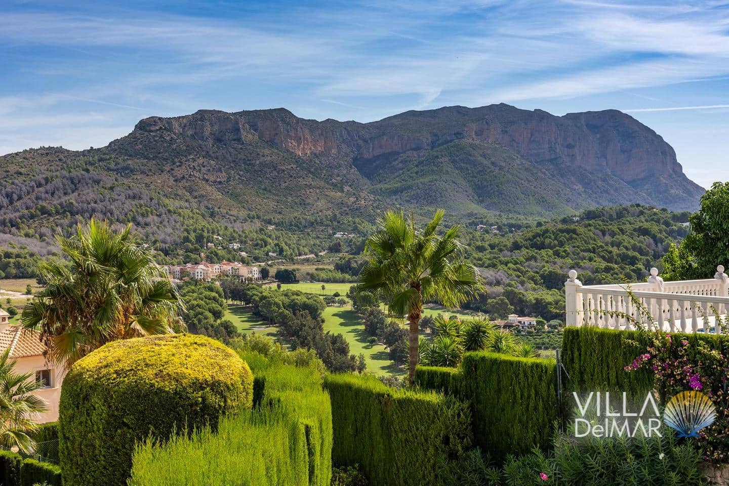 4 bedroom Villa for sale in Denia with pool garage - € 995,000 (Ref: 9378771)