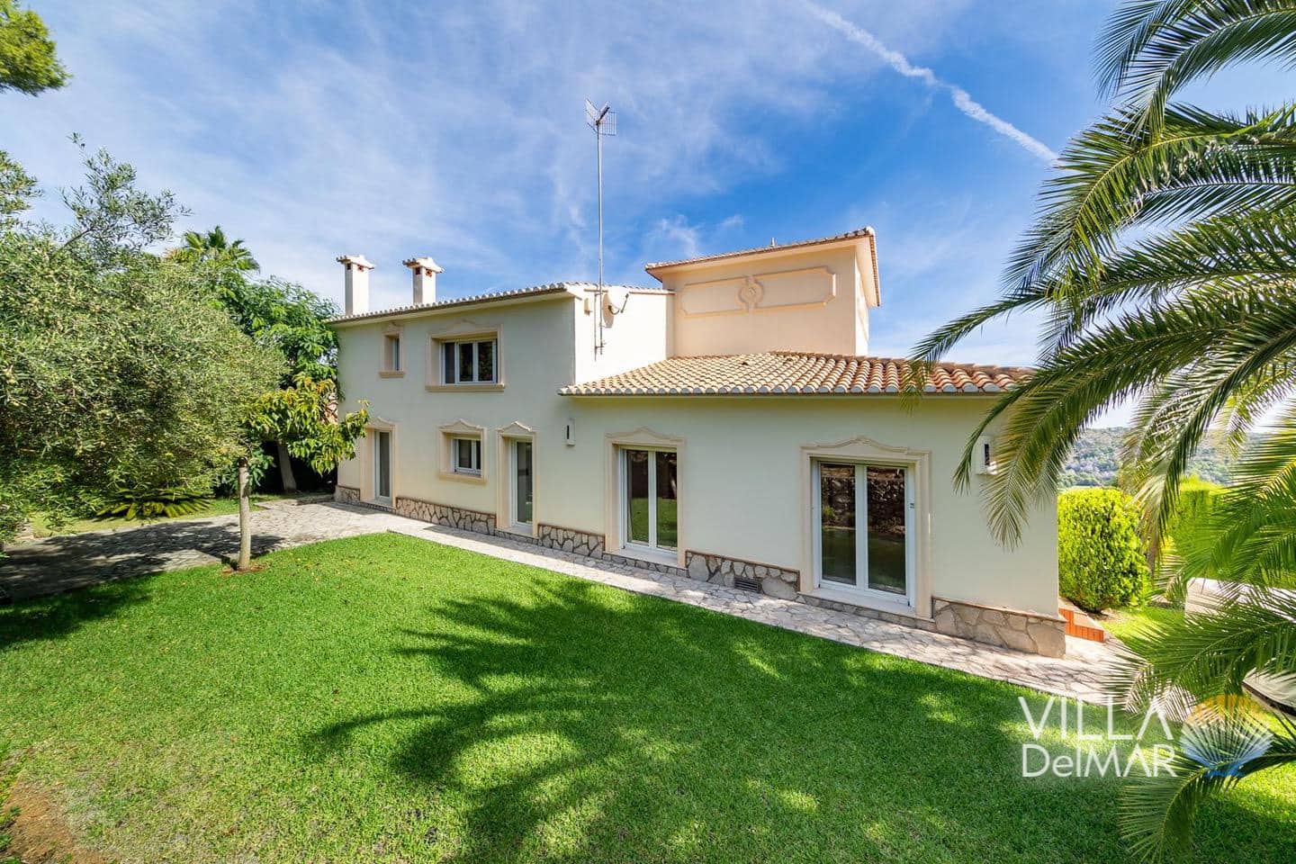 4 bedroom Villa for sale in Denia with pool garage - € 995,000 (Ref: 9378771)