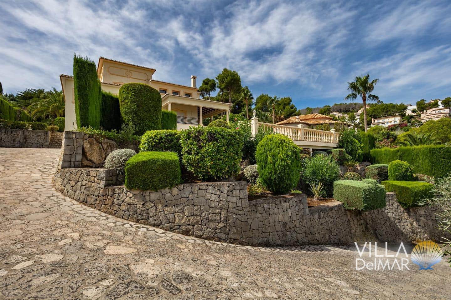 4 bedroom Villa for sale in Denia with pool garage - € 995,000 (Ref: 9378771)