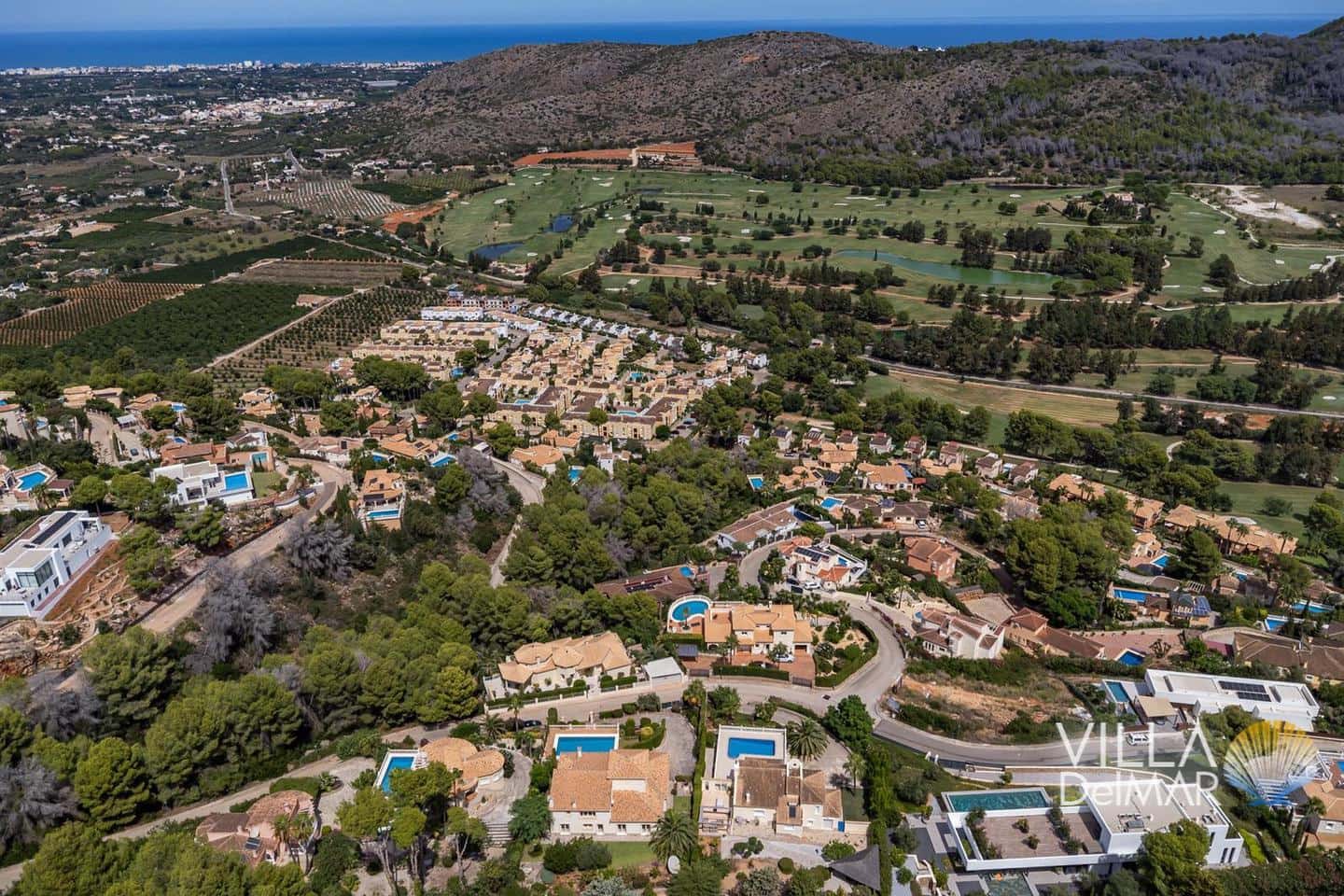 4 bedroom Villa for sale in Denia with pool garage - € 995,000 (Ref: 9378771)