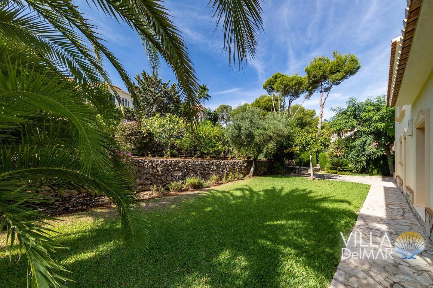 4 bedroom Villa for sale in Denia with pool garage - € 995,000 (Ref: 9378771)