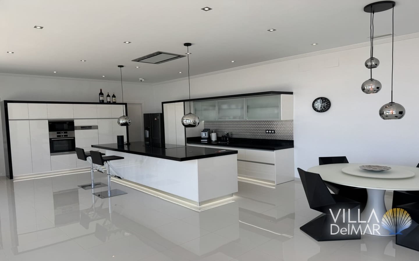 4 soveværelse Villa til salg i Calpe / Calp med swimmingpool - € 3.995.000 (Ref: 9686186)