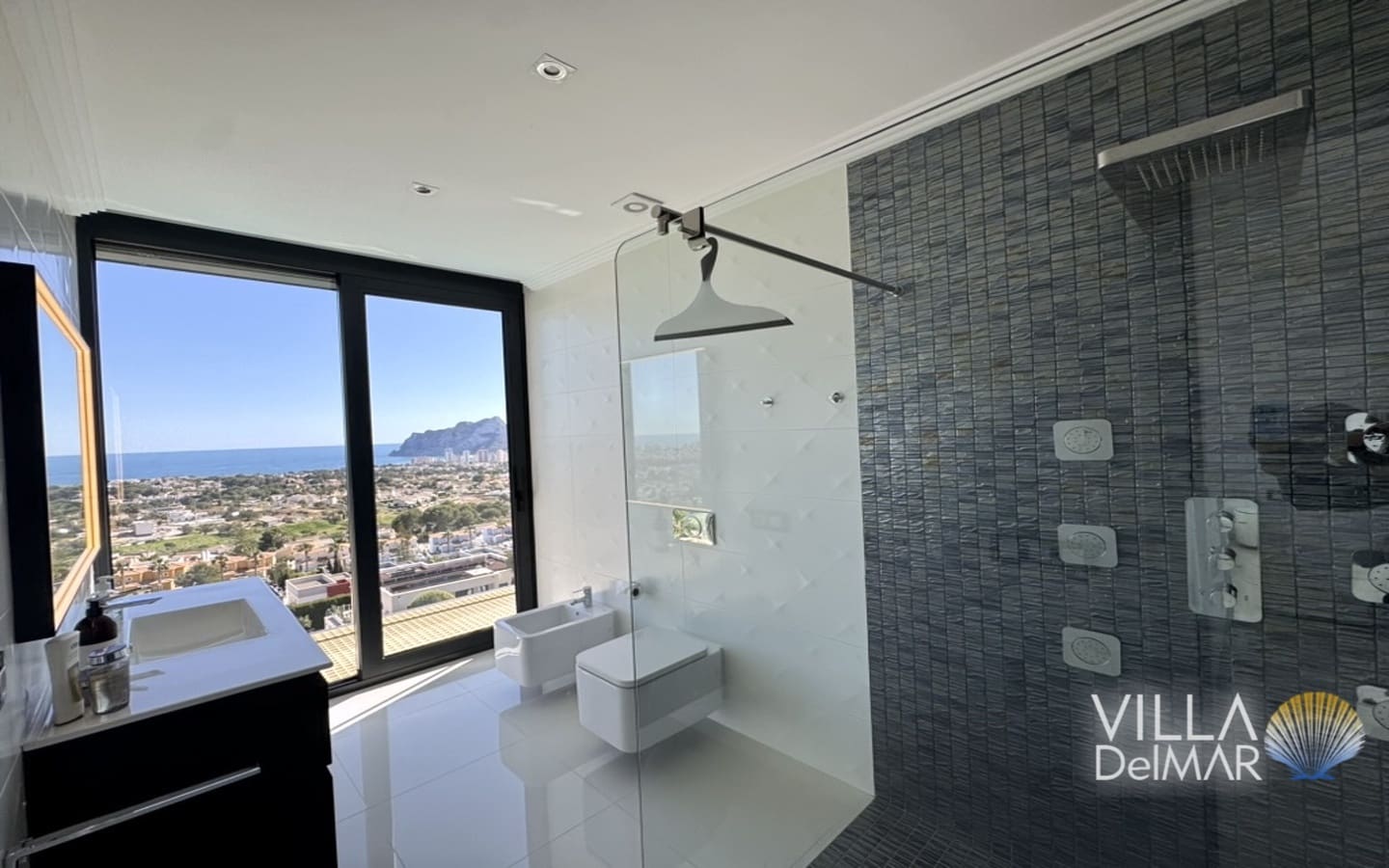 4 soveværelse Villa til salg i Calpe / Calp med swimmingpool - € 3.995.000 (Ref: 9686186)