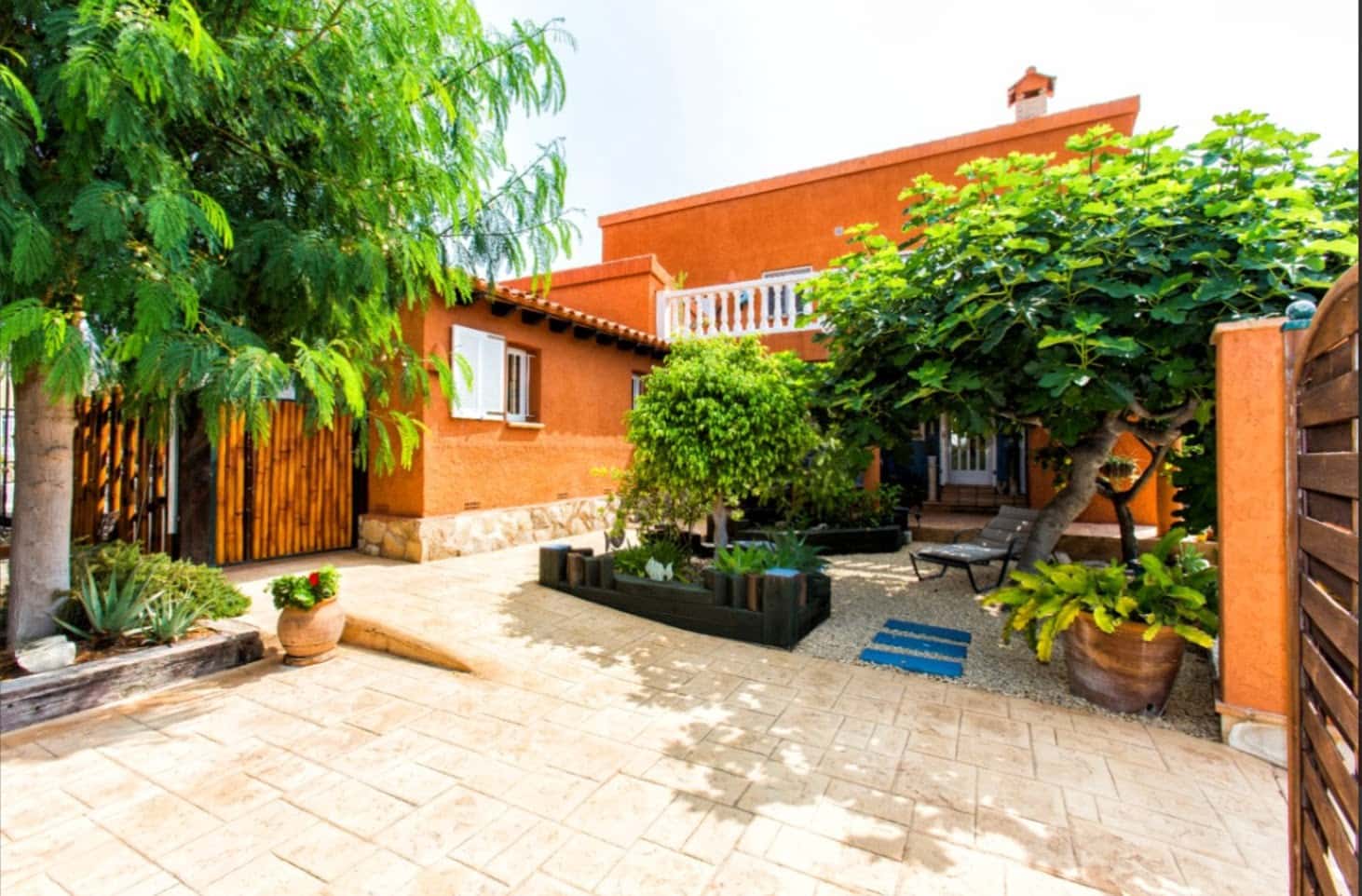 4 bedroom Villa for holiday rental in Calpe / Calp with pool garage - € 1,456 (Ref: 9761618)