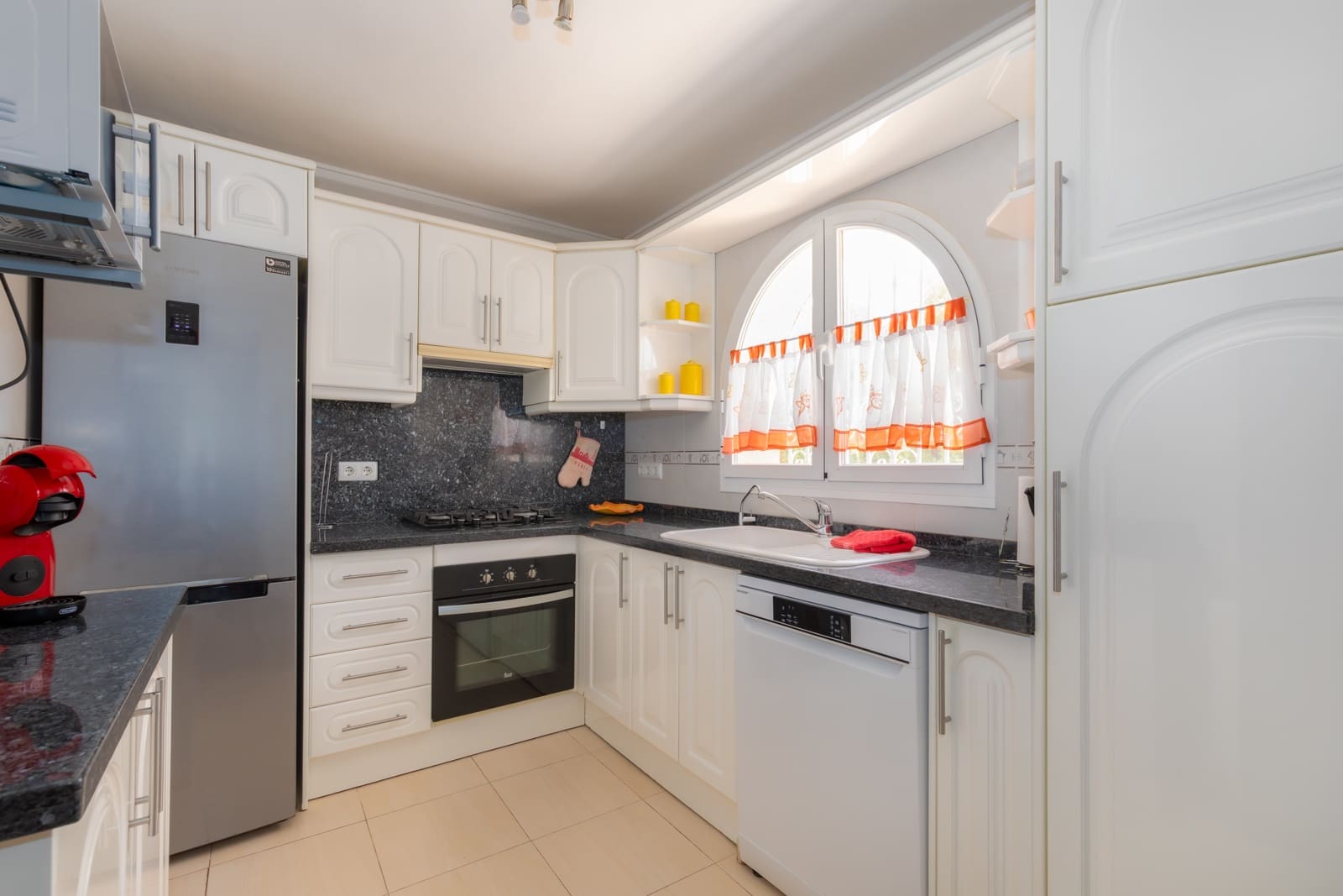 3 bedroom Villa for holiday rental in Calpe / Calp with pool garage - € 1,330 (Ref: 9826187)