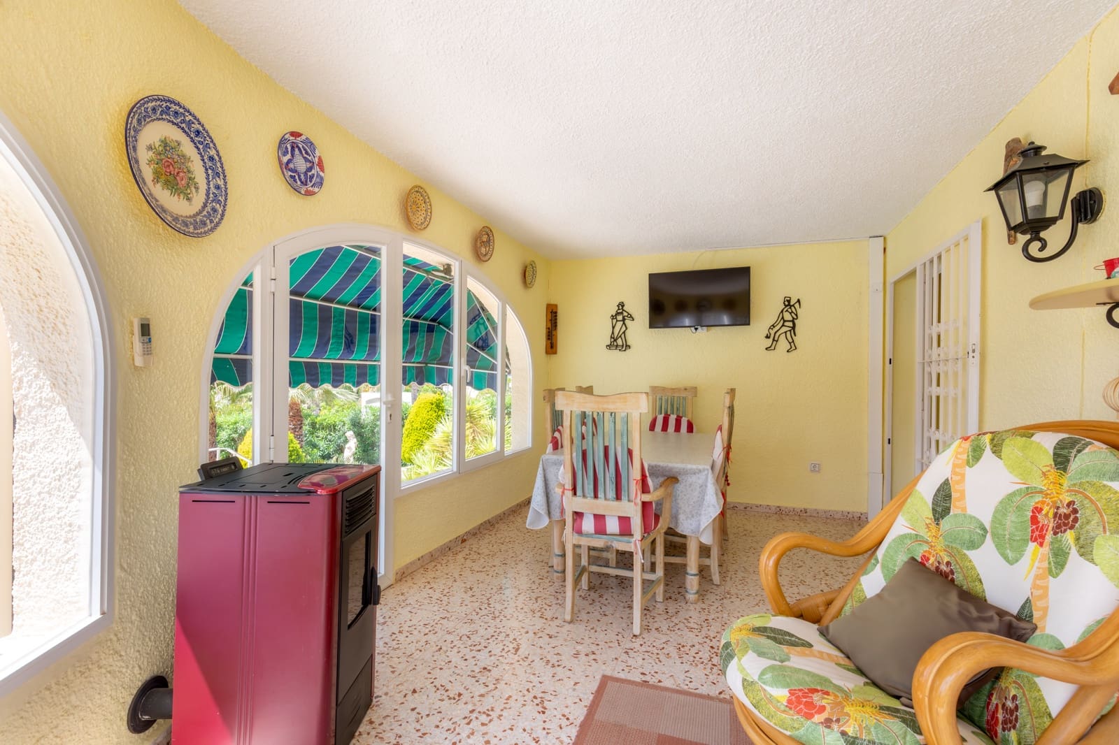 3 bedroom Villa for holiday rental in Calpe / Calp with pool garage - € 1,330 (Ref: 9826187)