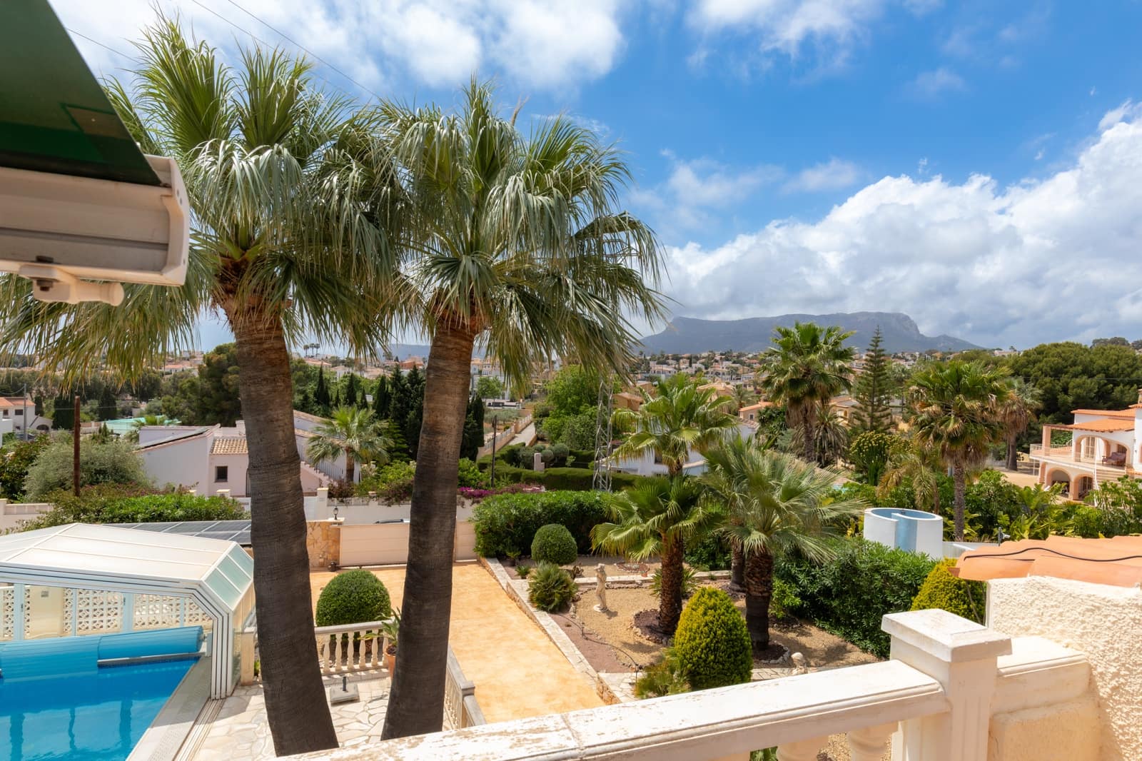 3 bedroom Villa for holiday rental in Calpe / Calp with pool garage - € 1,330 (Ref: 9826187)
