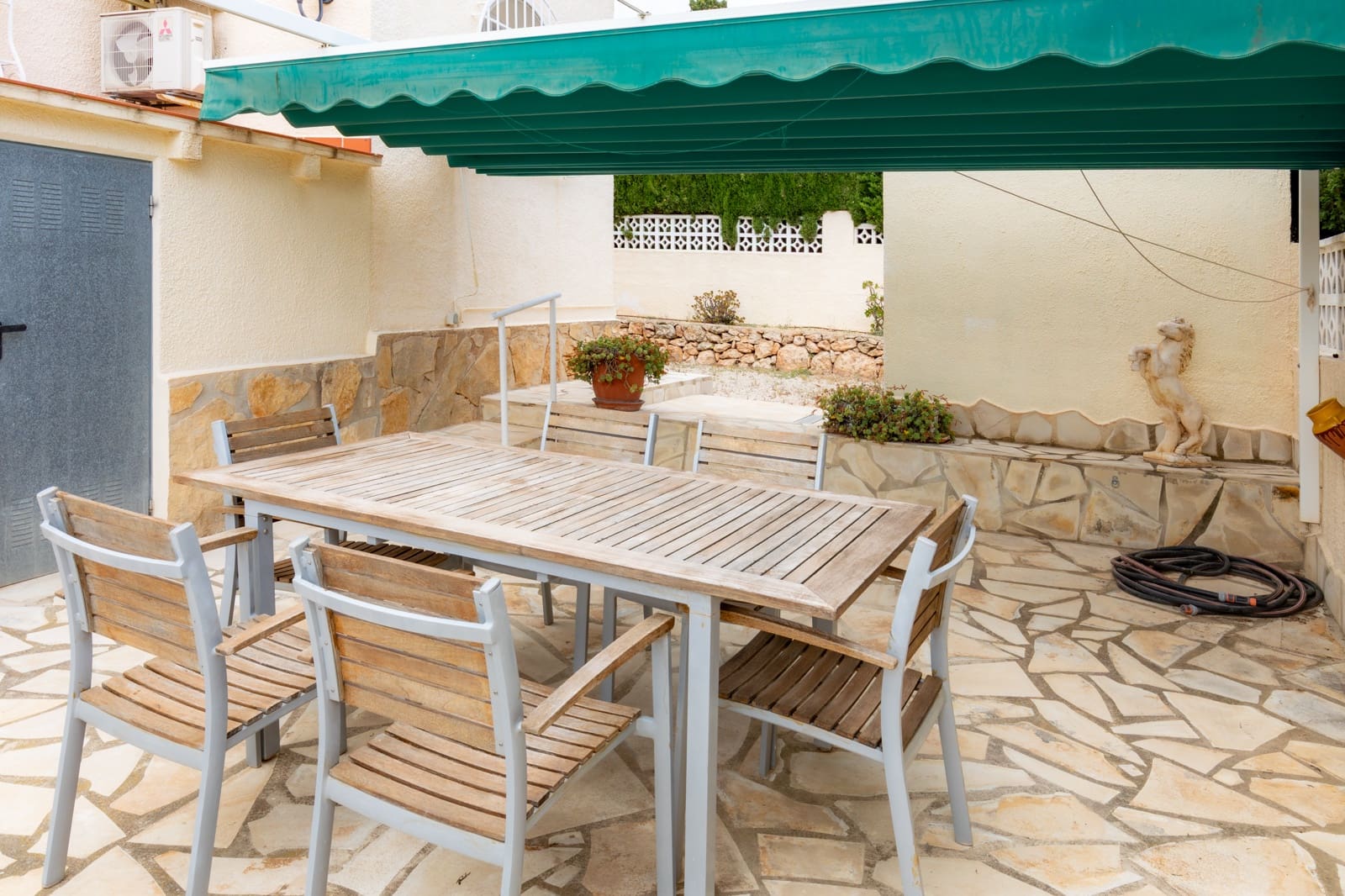 3 bedroom Villa for holiday rental in Calpe / Calp with pool garage - € 1,330 (Ref: 9826187)