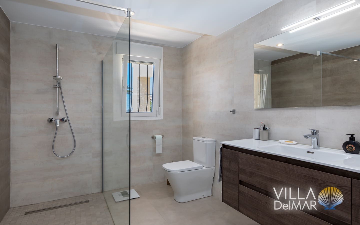 Chalet de 4 habitaciones en Calpe / Calp en venta con piscina garaje - 895.000 € (Ref: 9850853)