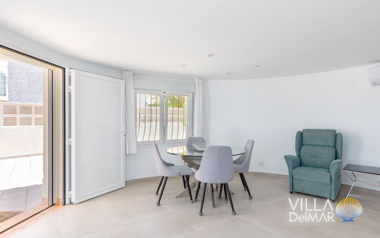 Chalet de 4 habitaciones en Calpe / Calp en venta con piscina garaje - 895.000 € (Ref: 9850853)