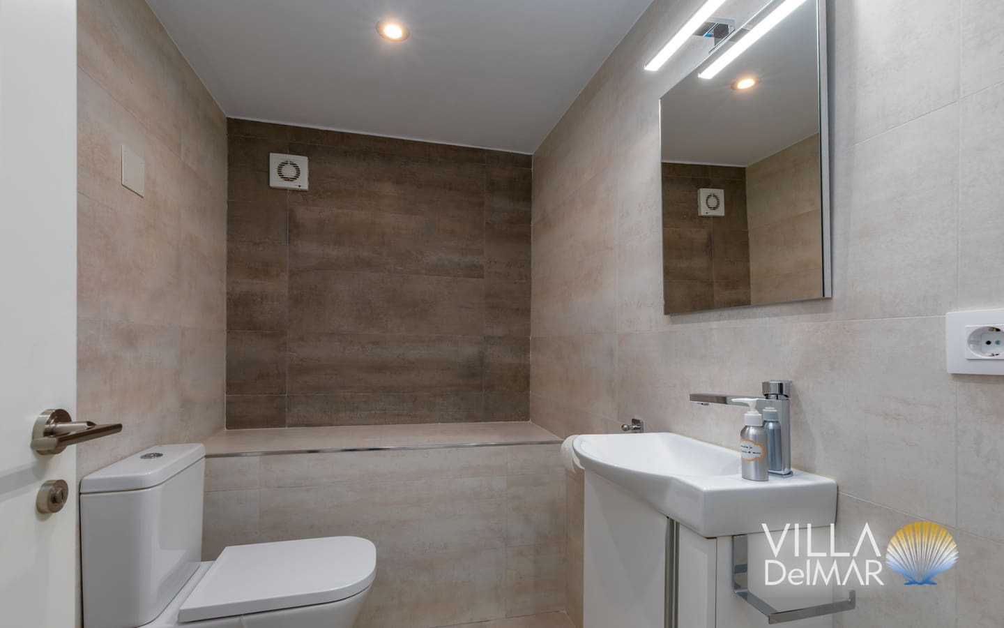 Chalet de 4 habitaciones en Calpe / Calp en venta con piscina garaje - 895.000 € (Ref: 9850853)