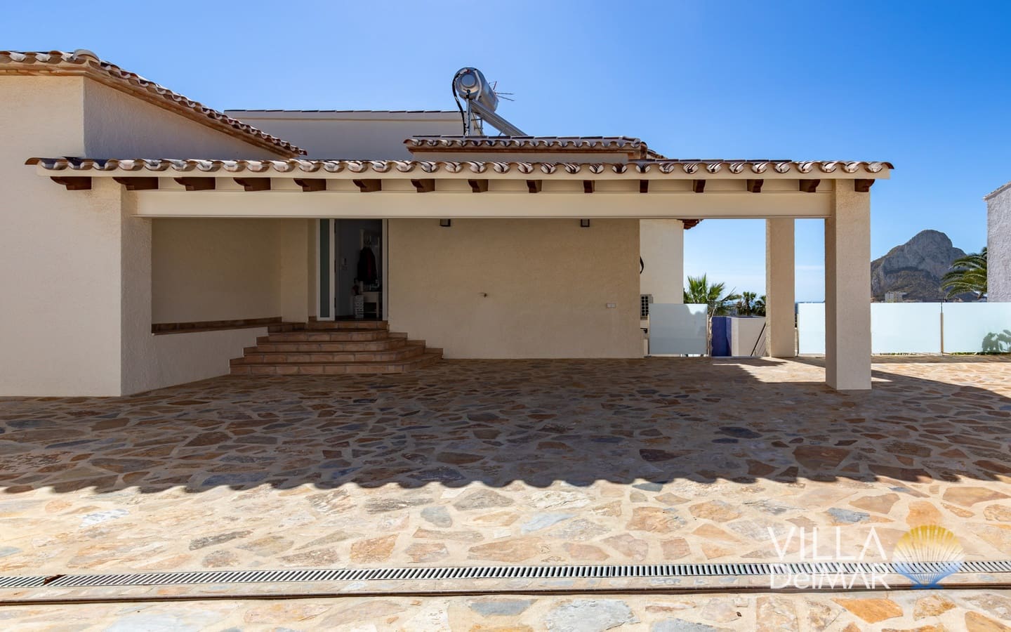 Chalet de 4 habitaciones en Calpe / Calp en venta con piscina garaje - 895.000 € (Ref: 9850853)