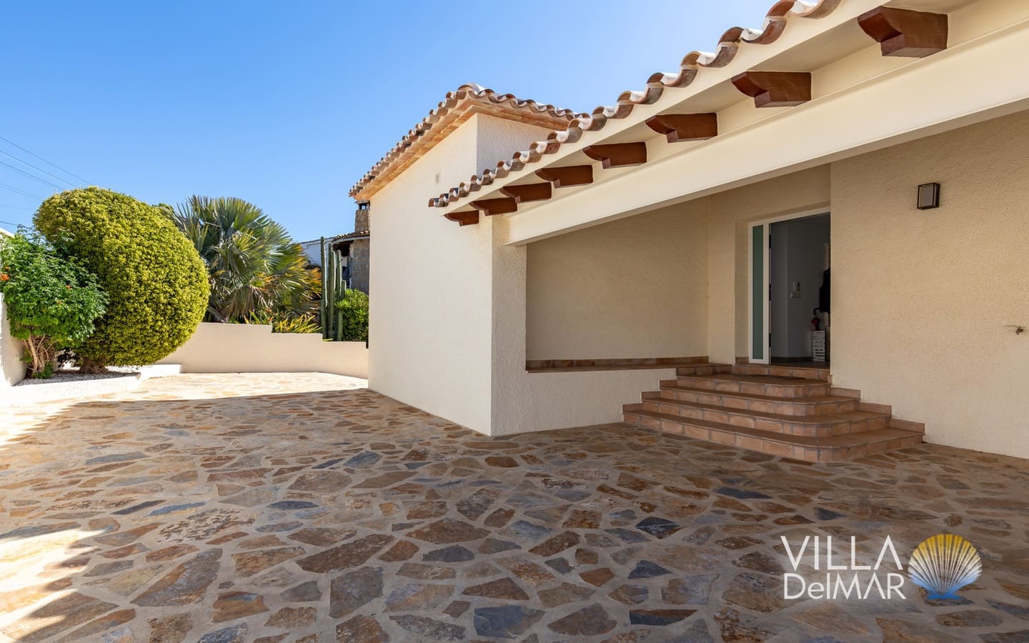 Chalet de 4 habitaciones en Calpe / Calp en venta con piscina garaje - 895.000 € (Ref: 9850853)