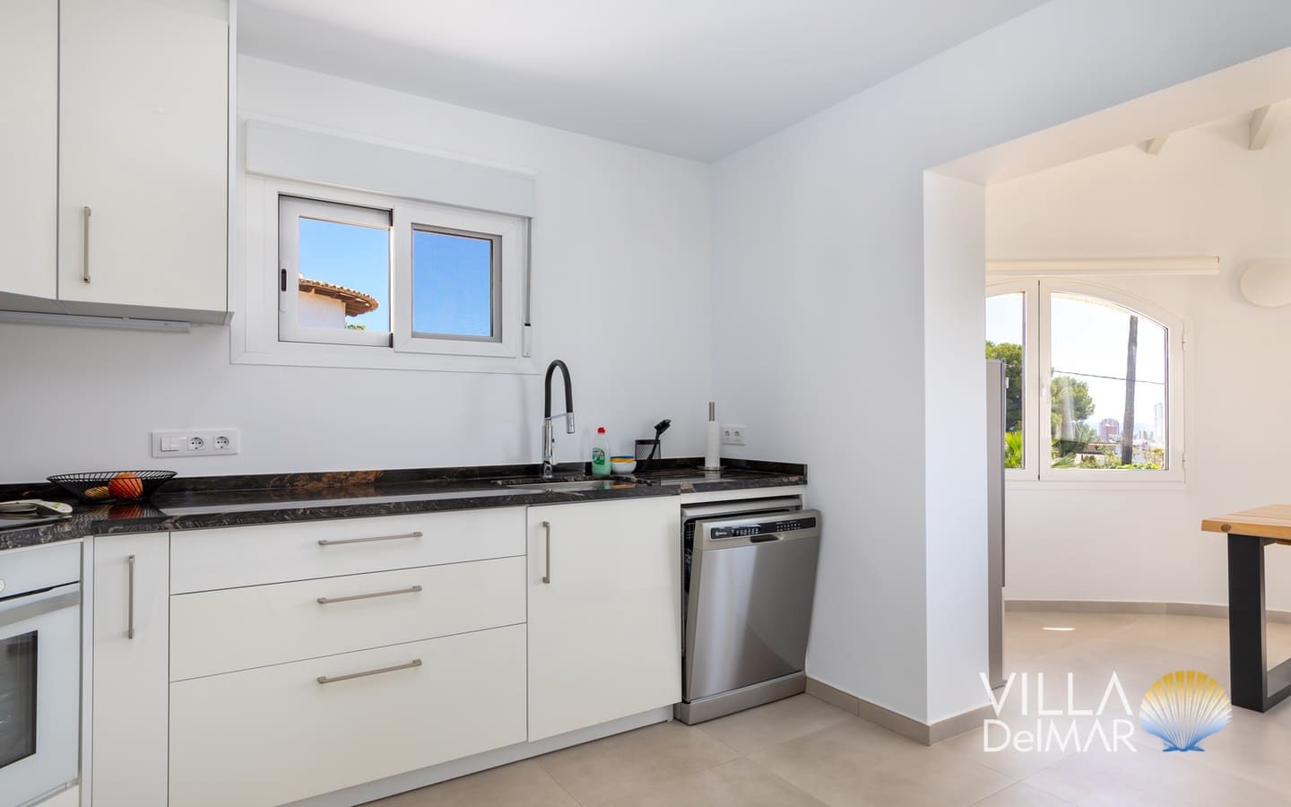Chalet de 4 habitaciones en Calpe / Calp en venta con piscina garaje - 895.000 € (Ref: 9850853)