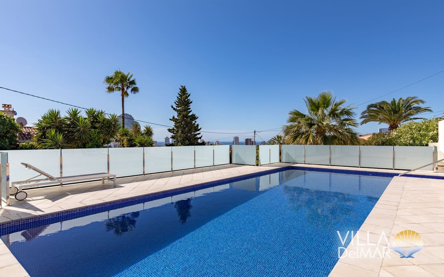 Chalet de 4 habitaciones en Calpe / Calp en venta con piscina garaje - 895.000 € (Ref: 9850853)