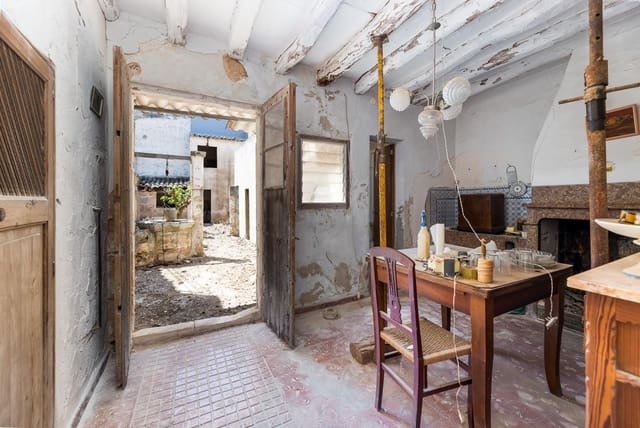 4 bedroom Terraced Villa for sale in Llucmajor - € 325,000 (Ref: 10022634)