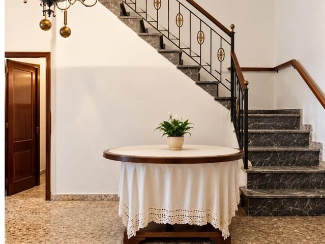 4 bedroom Townhouse for sale in Sa Pobla with garage - € 375,000 (Ref: 10139926)