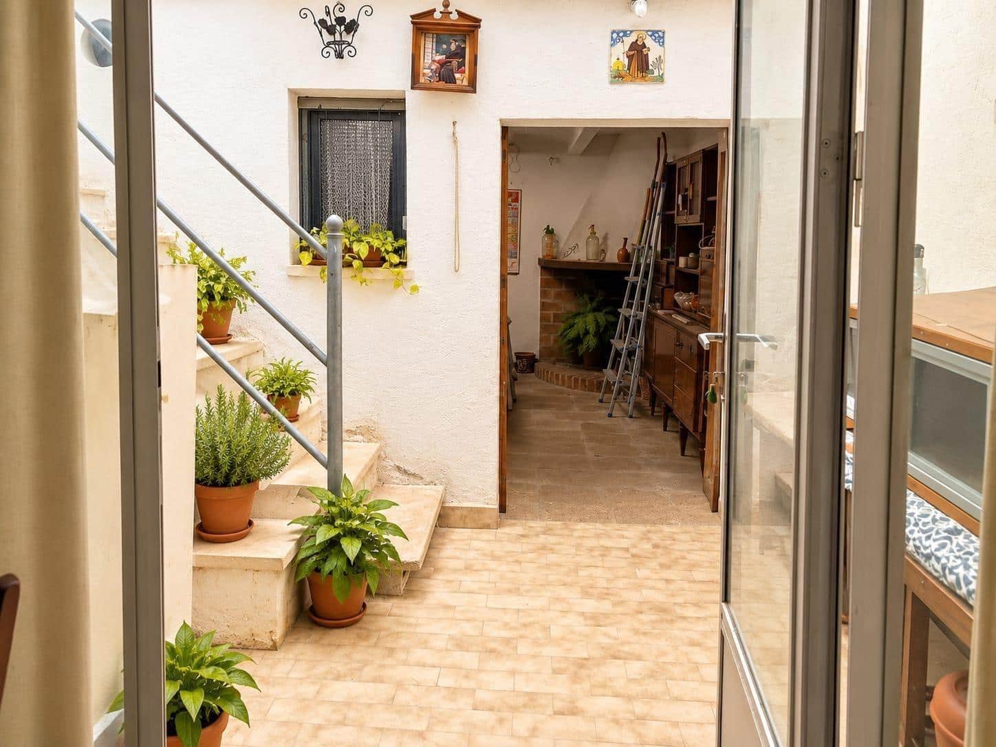 4 bedroom Townhouse for sale in Sa Pobla with garage - € 375,000 (Ref: 10139926)