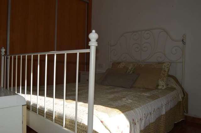 3 bedroom Townhouse for sale in Palma de Mallorca - € 450,000 (Ref: 10148950)