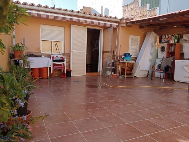 3 bedroom Townhouse for sale in Palma de Mallorca - € 450,000 (Ref: 10148950)