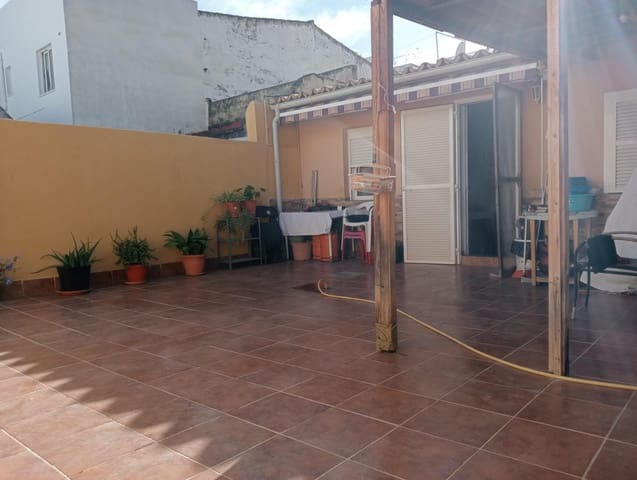 3 bedroom Townhouse for sale in Palma de Mallorca - € 450,000 (Ref: 10148950)