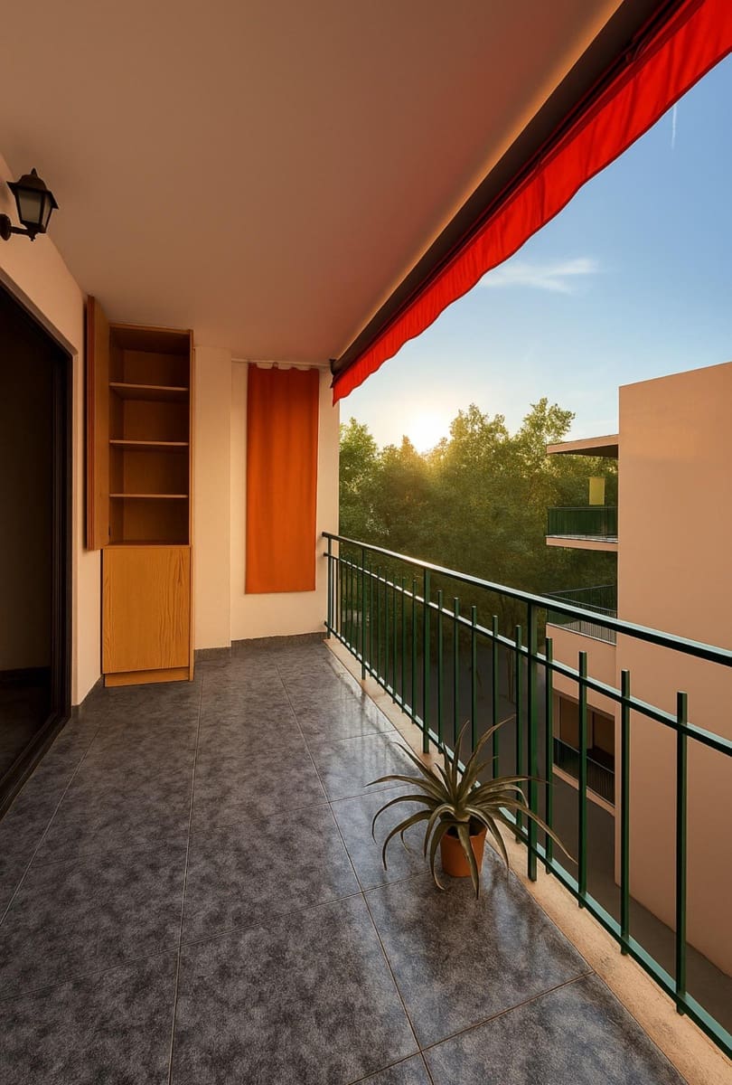3 bedroom Flat for sale in Palma de Mallorca - € 299,000 (Ref: 9338488)
