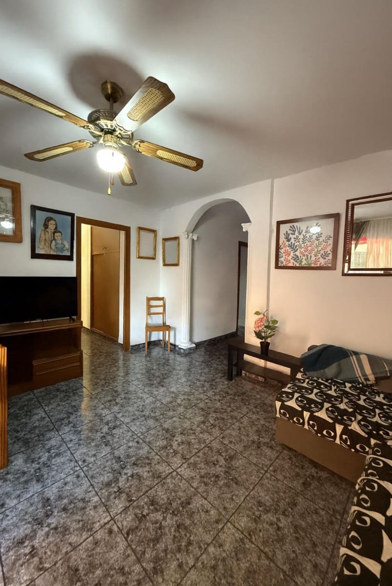 3 bedroom Flat for sale in Palma de Mallorca - € 299,000 (Ref: 9338488)