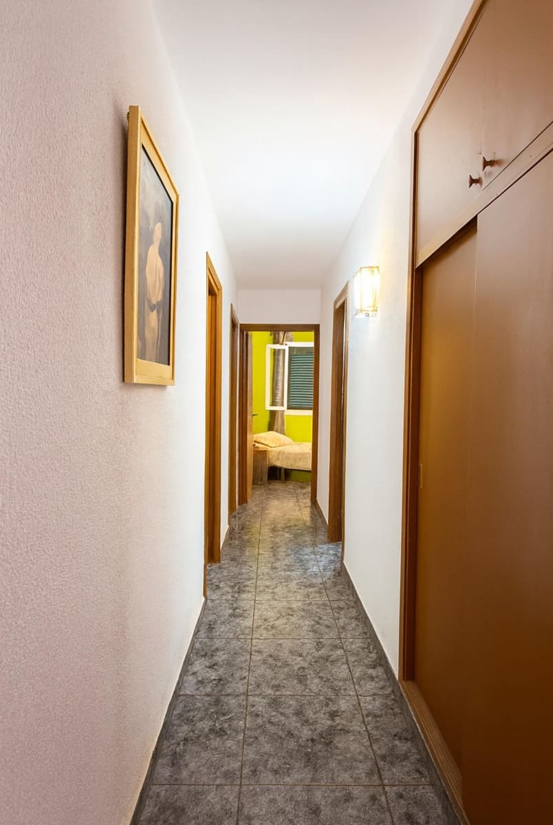 3 bedroom Flat for sale in Palma de Mallorca - € 299,000 (Ref: 9338488)