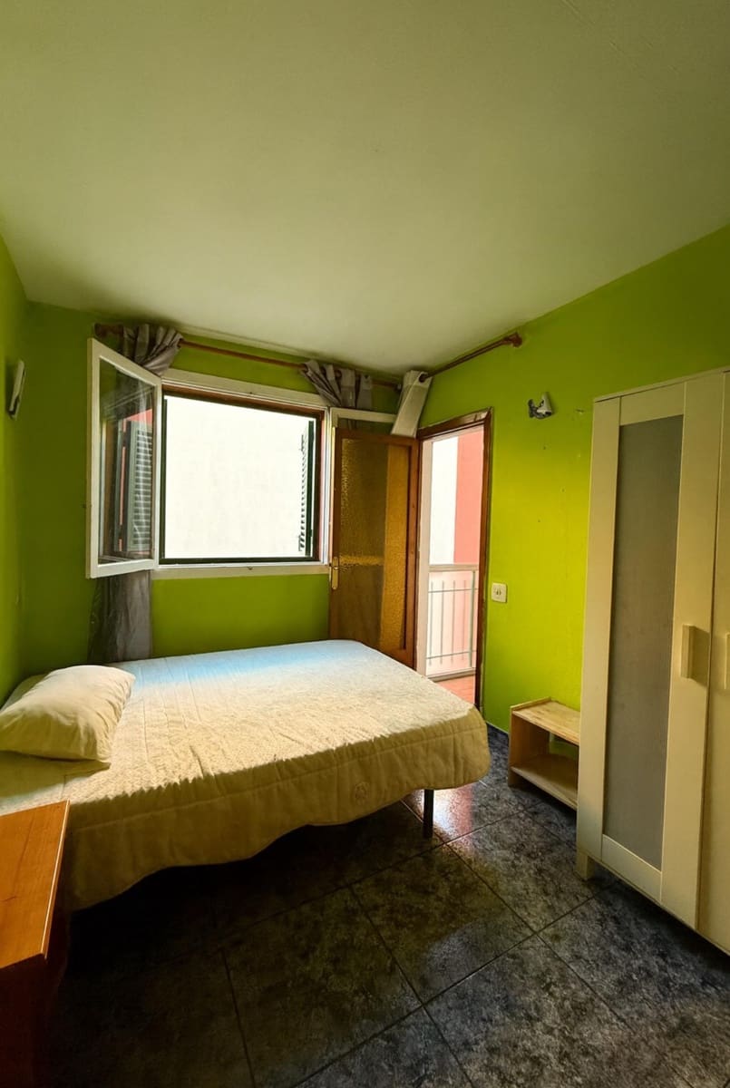 3 bedroom Flat for sale in Palma de Mallorca - € 299,000 (Ref: 9338488)