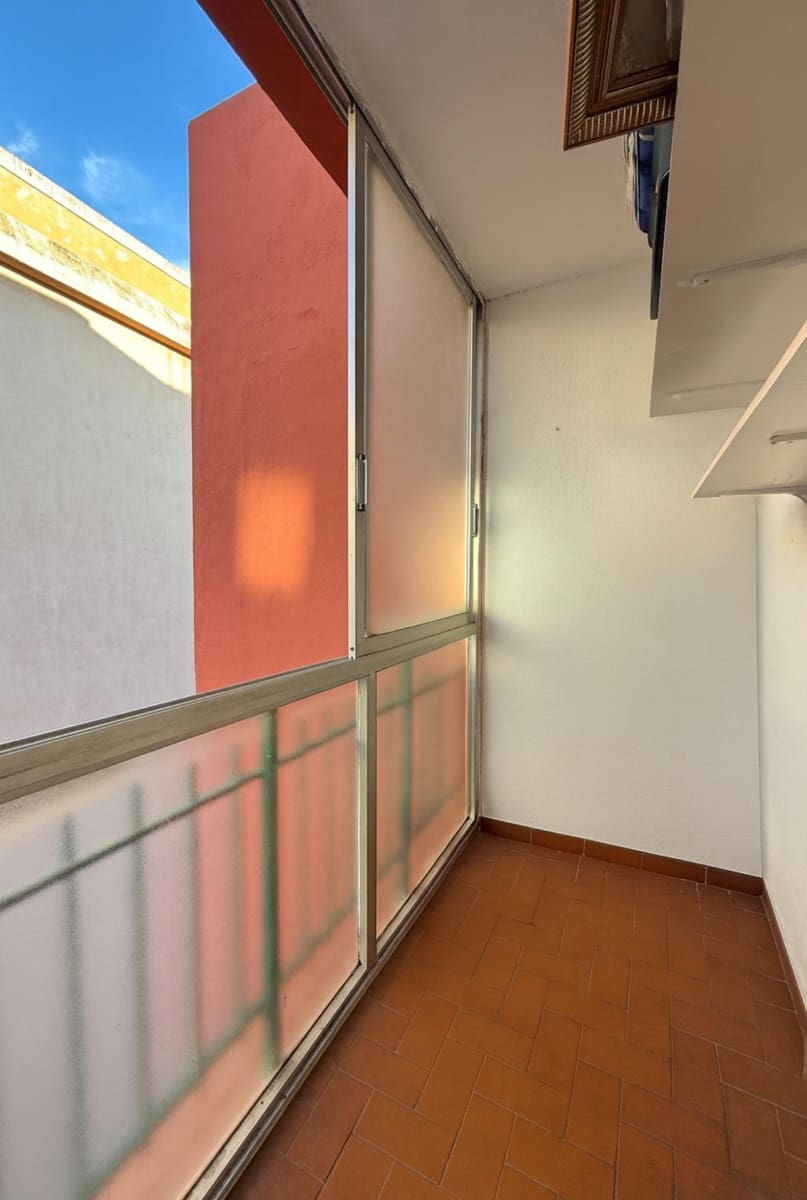 3 bedroom Flat for sale in Palma de Mallorca - € 299,000 (Ref: 9338488)