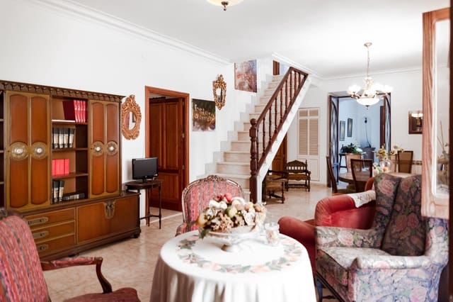 6 soveværelse Byhus til salg i Sineu med garage - € 500.000 (Ref: 9356091)