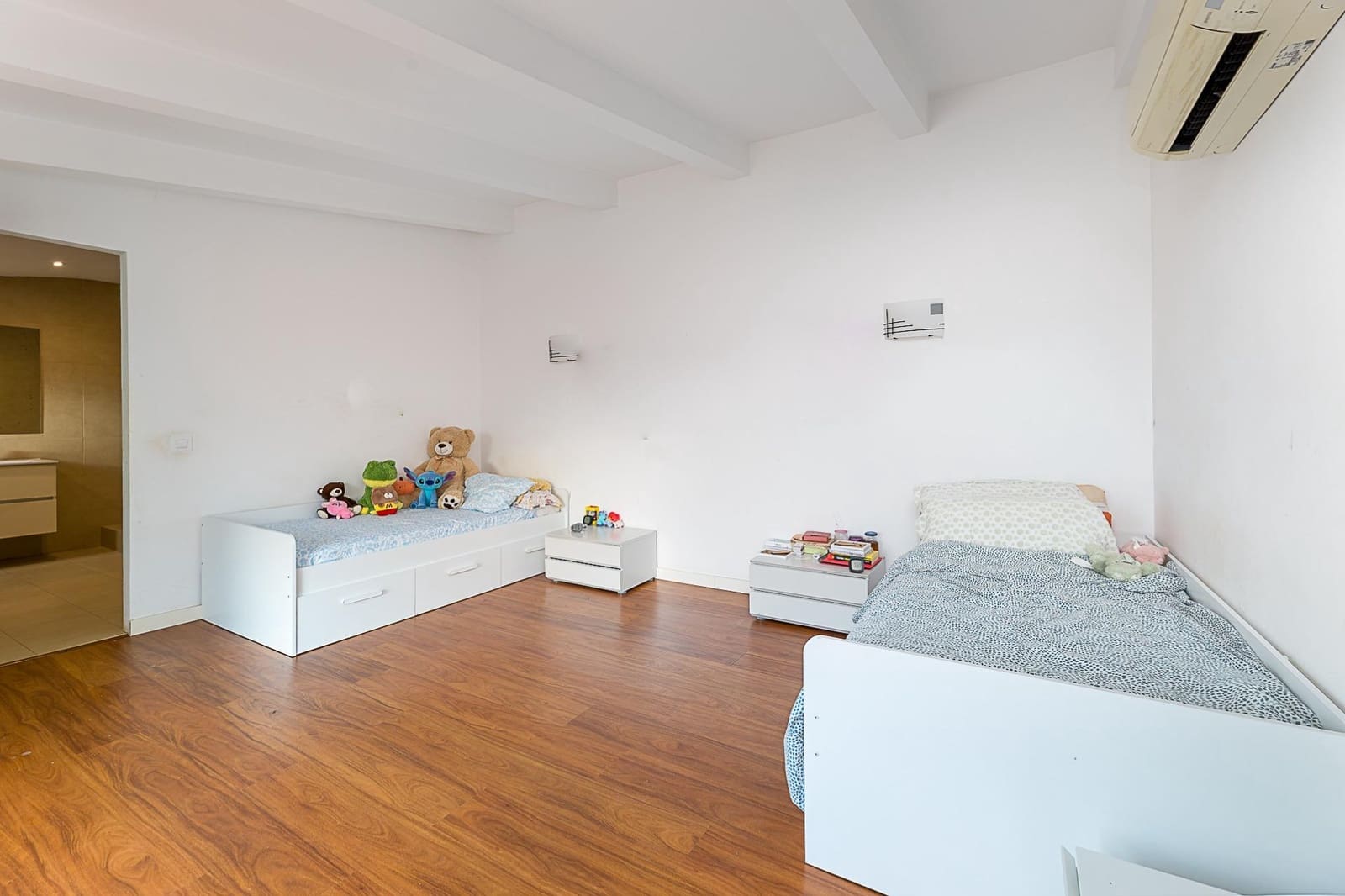 6 bedroom Villa for sale in Marratxi with pool garage - € 1,095,000 (Ref: 9359465)