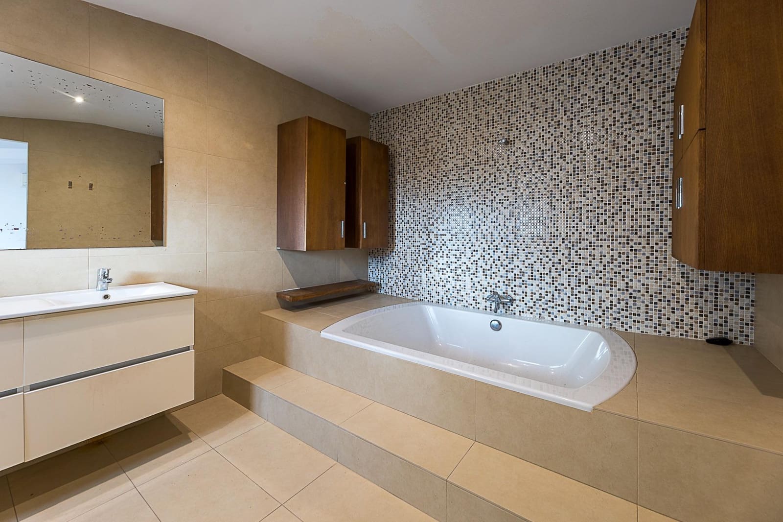 6 bedroom Villa for sale in Marratxi with pool garage - € 1,095,000 (Ref: 9359465)