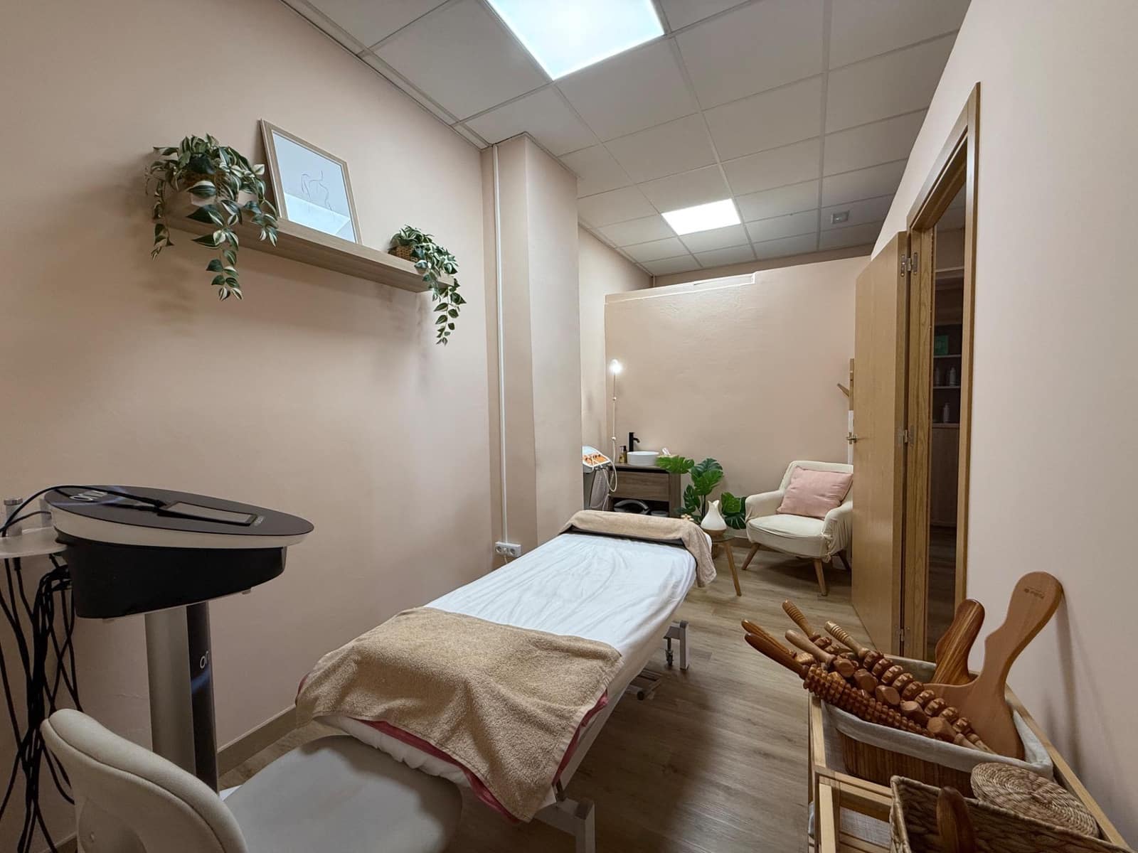 Commercial for sale in Palma de Mallorca - € 230,000 (Ref: 9362543)