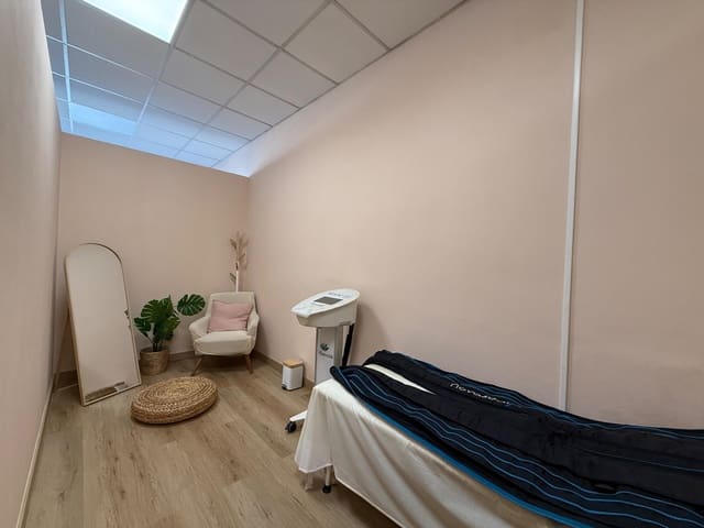 Erhverv til salg i Palma de Mallorca - € 230.000 (Ref: 9362543)