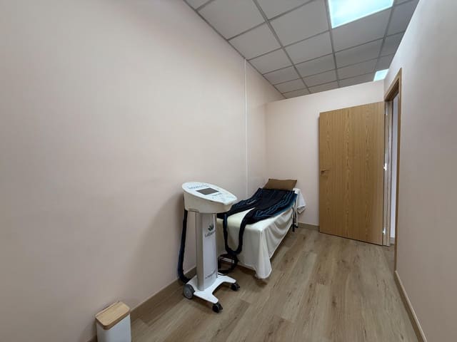 Erhverv til salg i Palma de Mallorca - € 230.000 (Ref: 9362543)