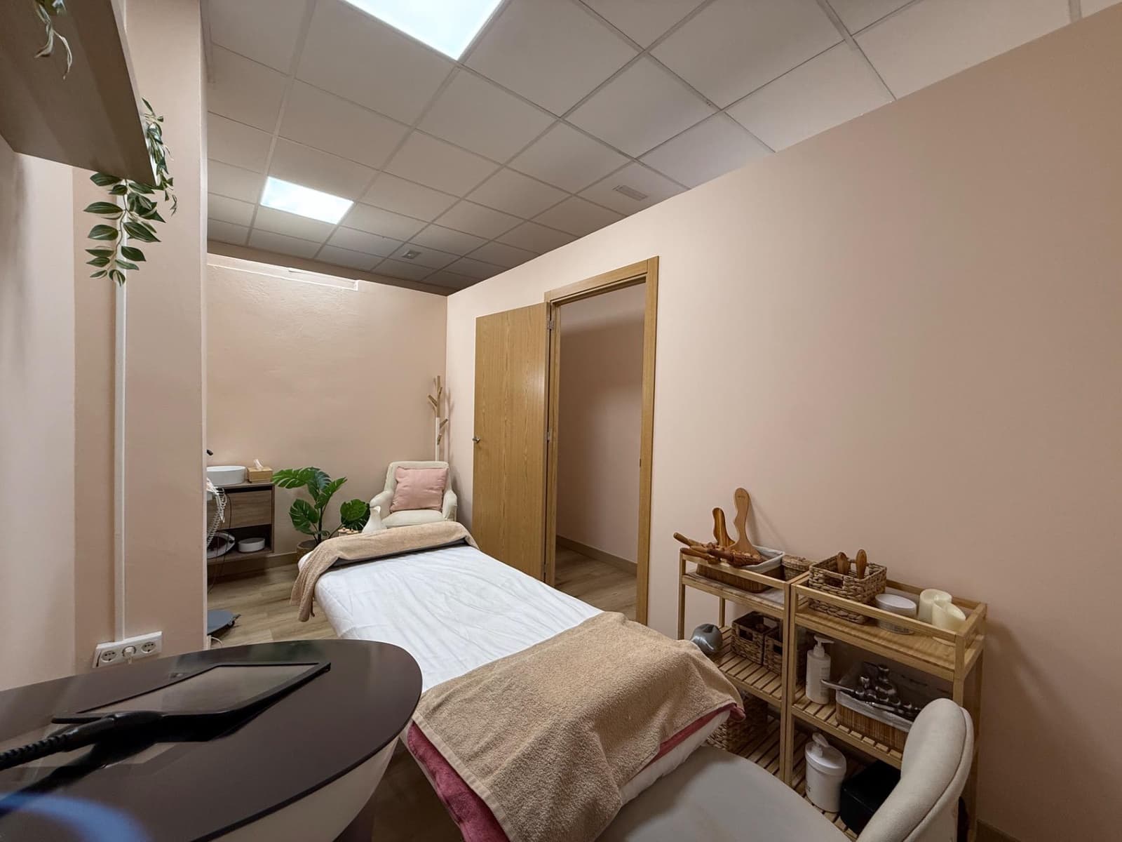 Commercial for sale in Palma de Mallorca - € 230,000 (Ref: 9362543)