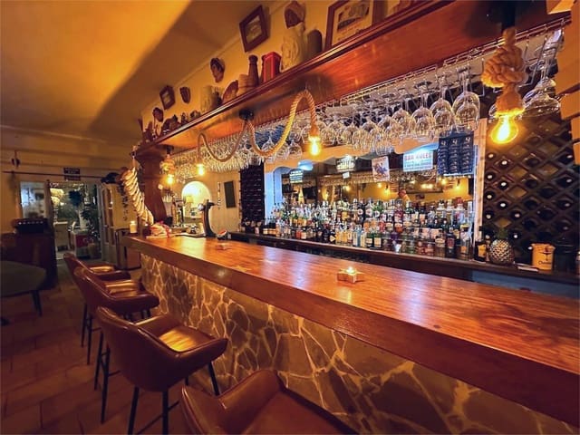 3 soverom Kommersiell til salgs i Port de Pollença, Pollensa / Pollença - € 530 000 (Ref: 9530948)