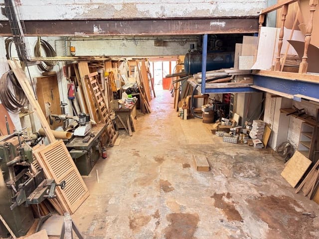 Comercial para venda em Palma de Mallorca - 245 000 € (Ref: 9533965)